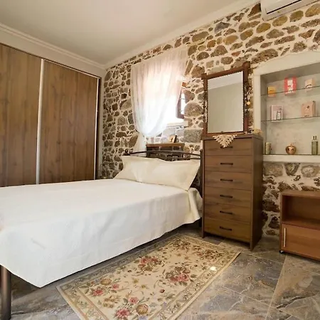 Archangelos Luxury Apartment *